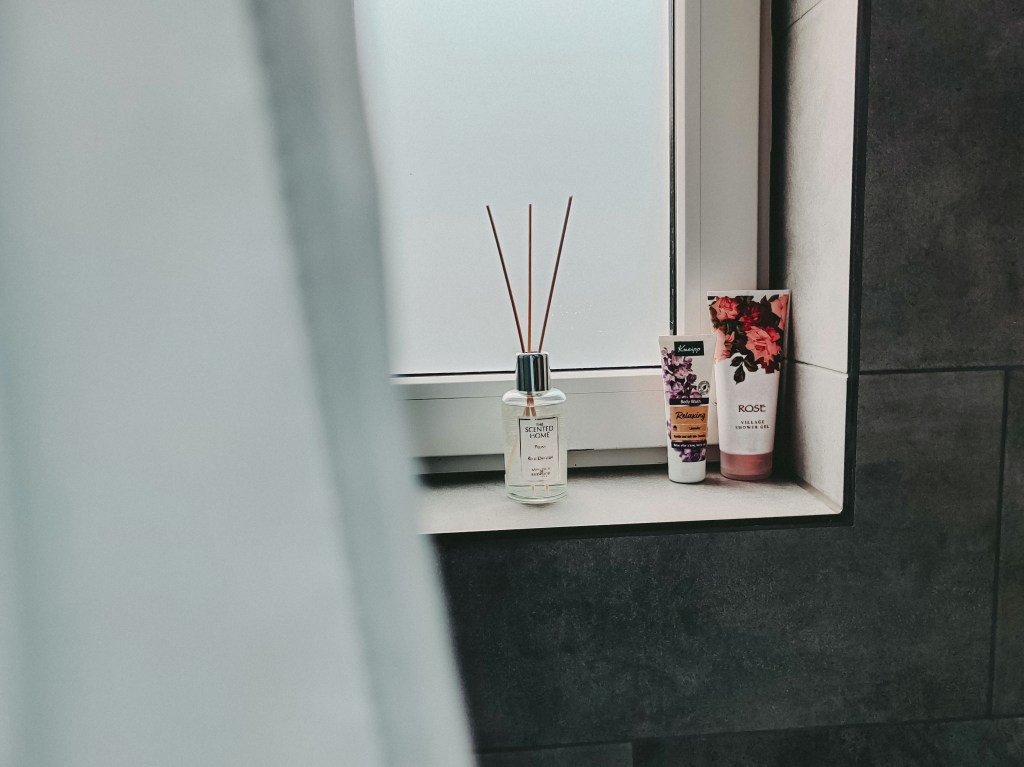 Aroma-Diffuser und duftende Duschgele