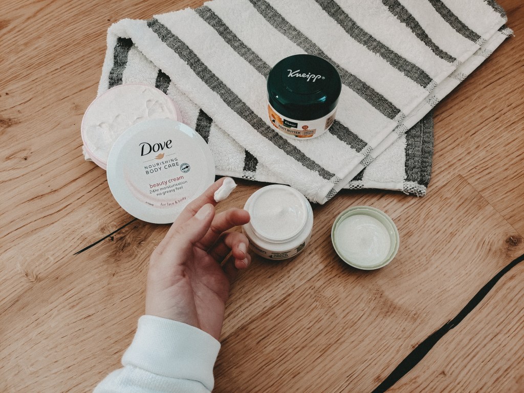 Verschiedene Cremes für den Körper